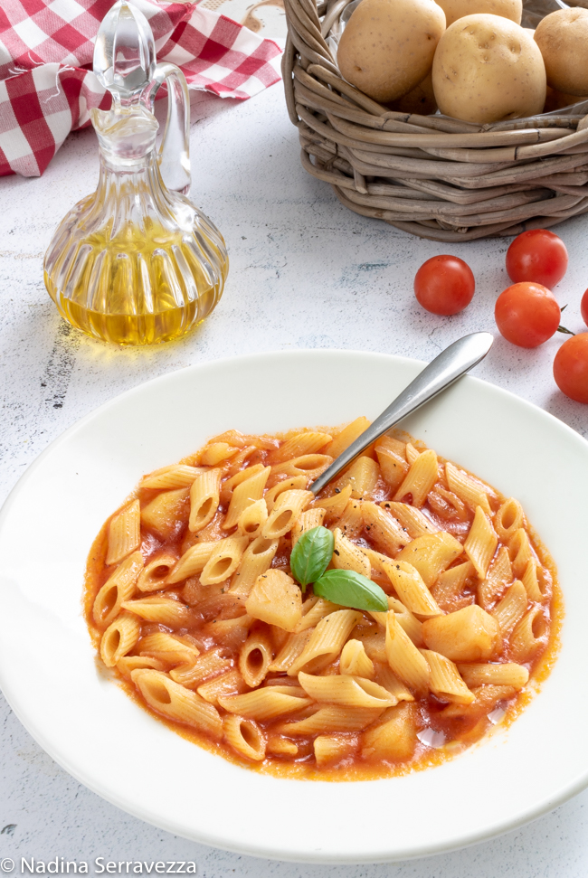 Minestra leggera di pasta e patate